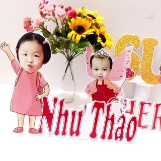 Chibi kèm bảng tên để bàn cho bé trai bé gái - trang trí sinh nhật thôi nôi đầy tháng