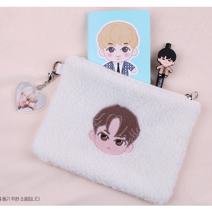 WANNA ONE WINTER POPUP STORE -  SET TÚI LÔNG + MÓC KHOÁ (CHÍNH HÃNG)