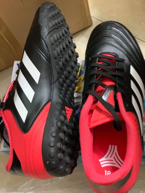 Giày đá bóng adidas hàng auth nhé