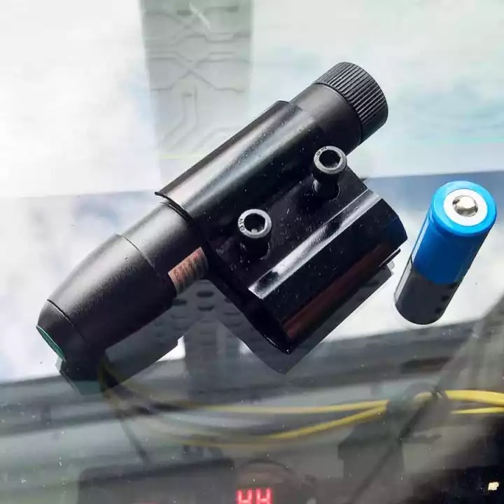 Mua Bộ Đèn Laze Đầu Nhỏ Tia XANH Chân Gắn Tròn LZ 50, Dùng Pin Sạc ...