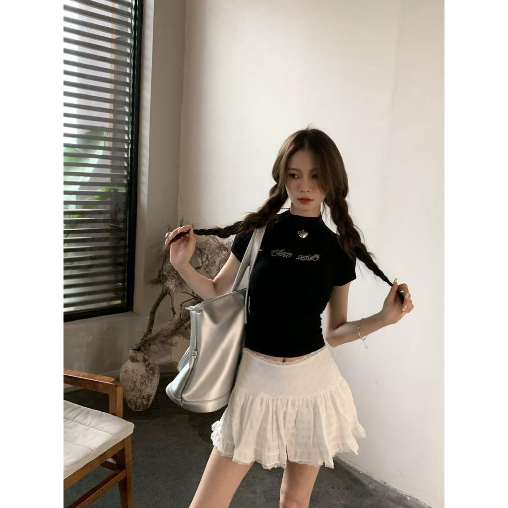Áo Thun Đen Cổ Lọ Dáng Ôm / Chân Váy Jacquard Lưng Thấp 65535
