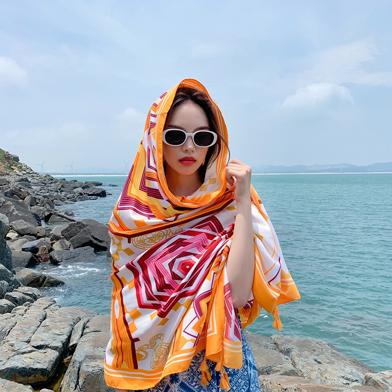 Khăn choàng boho đi biển (Khăn choàng thổ cẩm) màu vàng khối - Mã LN014