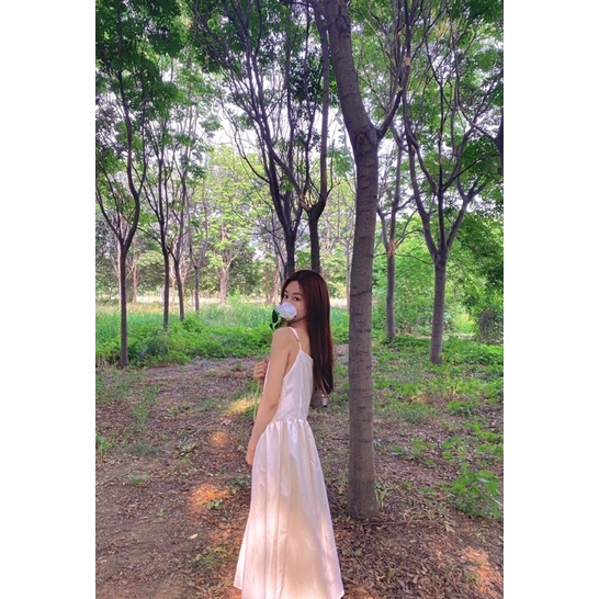 Đầm trắng 2 dây tiểu thư