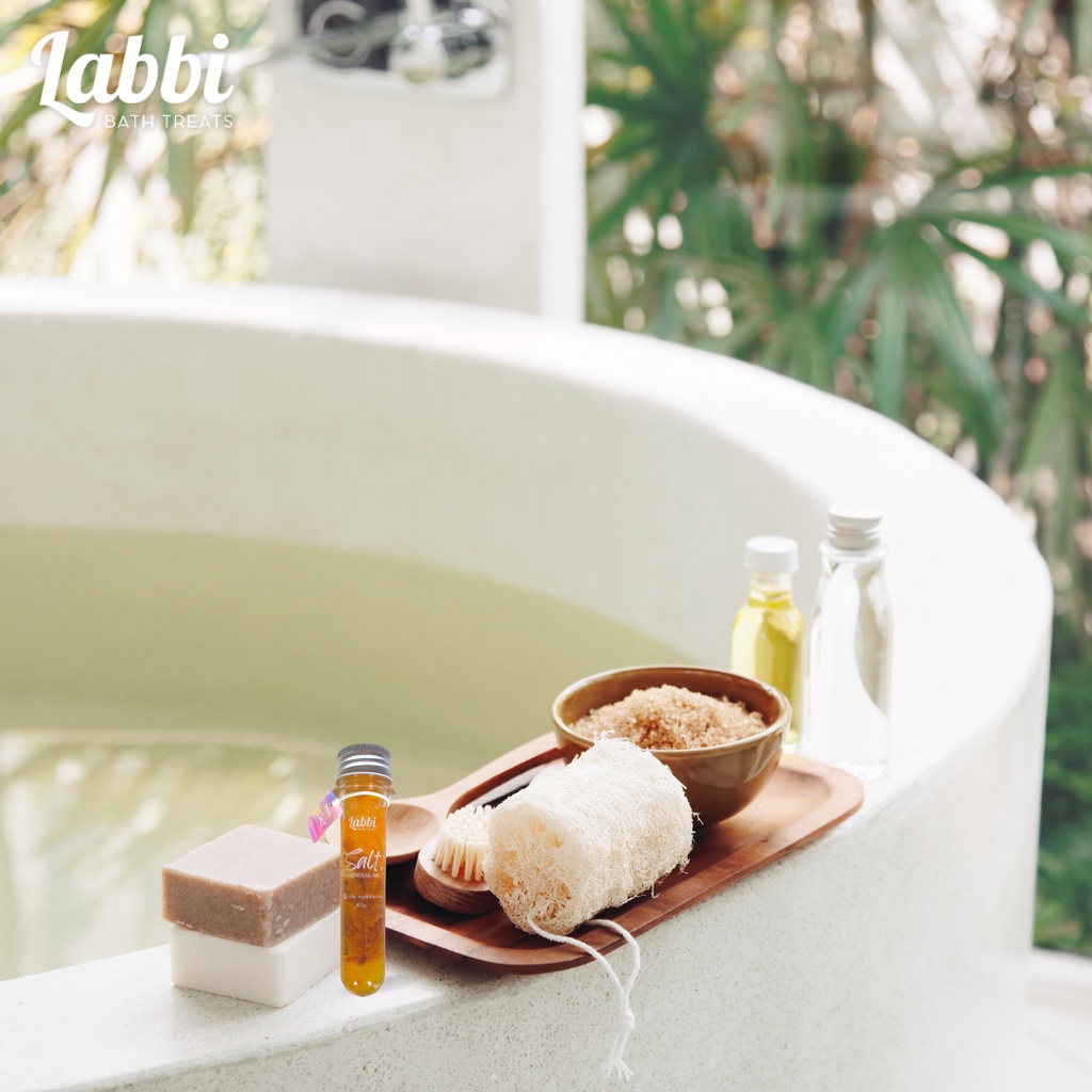 Tinh dầu muối khoáng dưỡng da ngâm bồn GOLDEN AMBER [Labbi] Salt Essential Oil