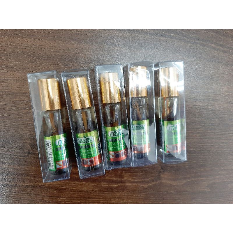 Dầu gió Thái lăn sâm thảo dược Green Herb Oil 8ml