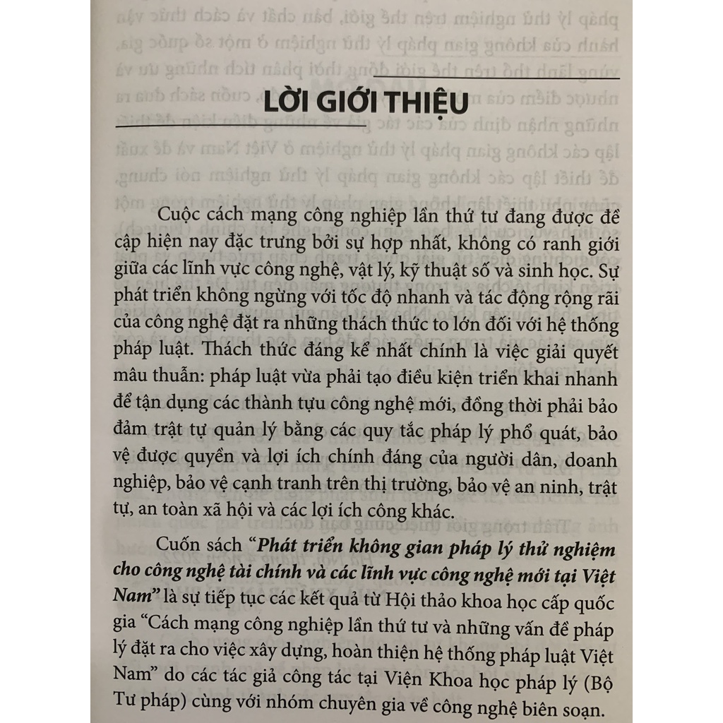 Sách - Phát Triển Không Gian Pháp Lý Thử Nghiệm Cho Công Nghệ Tài Chính Và Các Lĩnh Vực Công Nghệ Mới Tại Việt Nam