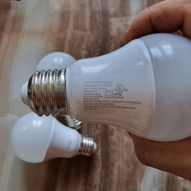 Bóng đèn led RGB 220v /2w có điều khiển chỉnh màu từ xa