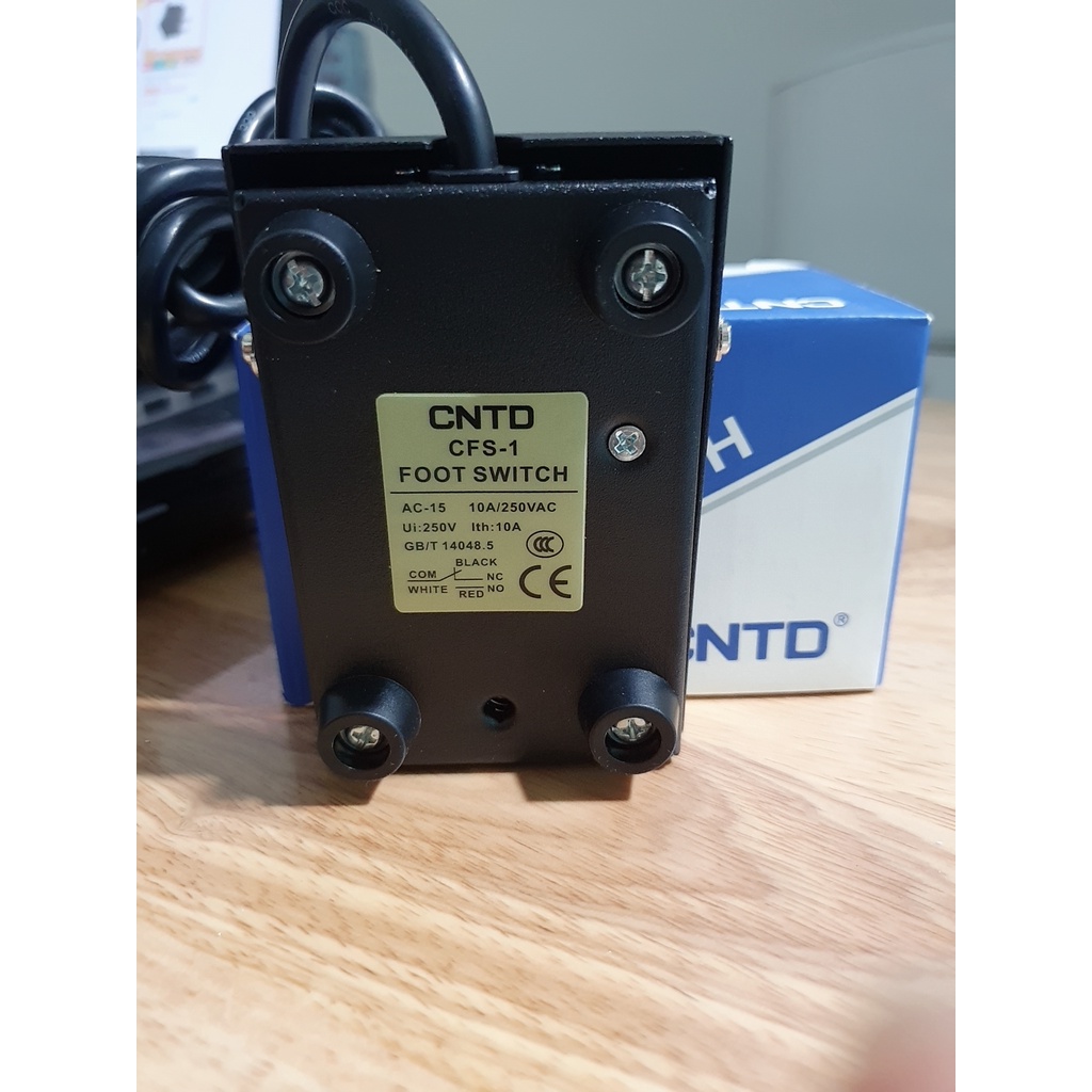 Công tắc bàn đạp vỏ thép Đài Loan CNTD CFS-1 250VAC 10A