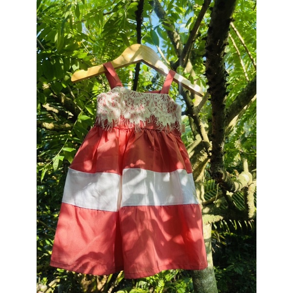 Đầm thô 2 dây phối ren điệu đà cho bé