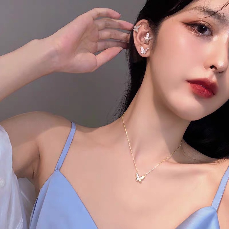 Vòng cổ mặt hình con bướm đơn giản phong cách Hàn Quốc