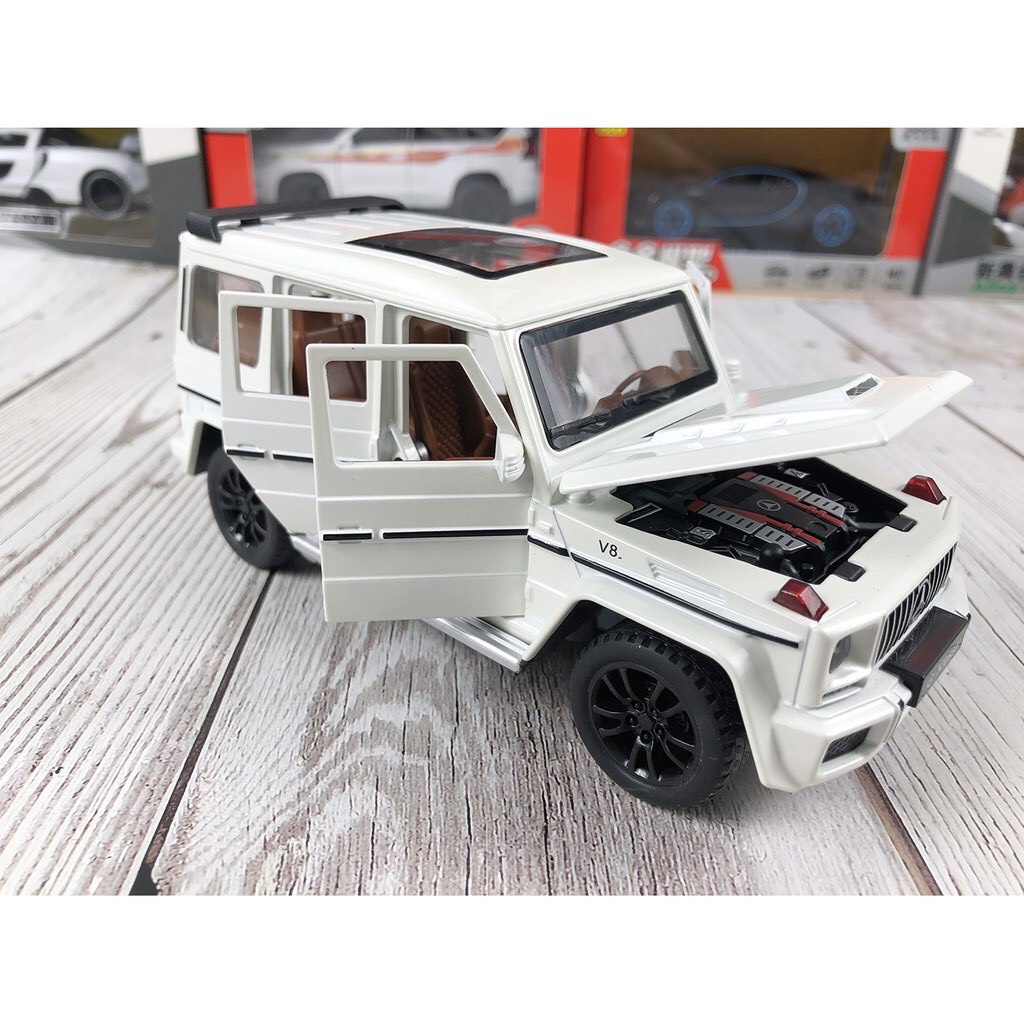 Xe mô hình tĩnh tỉ lệ 1:32 Mercedes AMG G63 hãng Chezhi bằng sắt