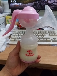 Máy hút sữa tay kichilachi