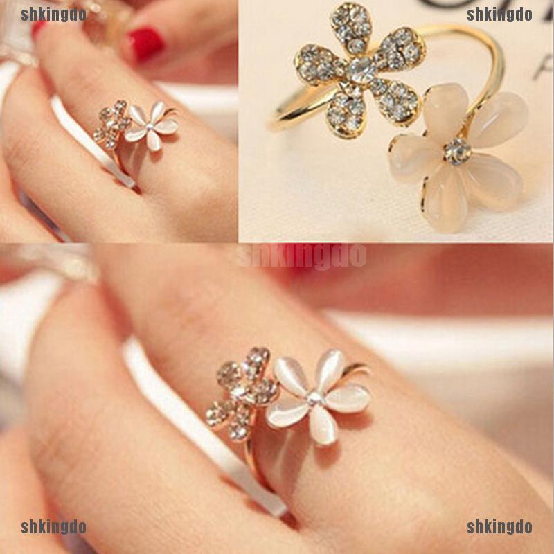 Nhẫn mạ vàng hình hoa cúc đính pha lê thanh lịch