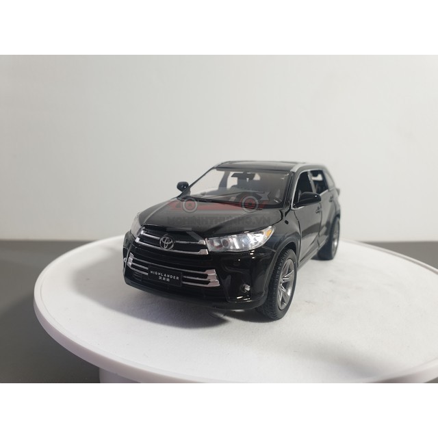 Xe mô hình Toyota Highlander, tỉ lệ 1:32