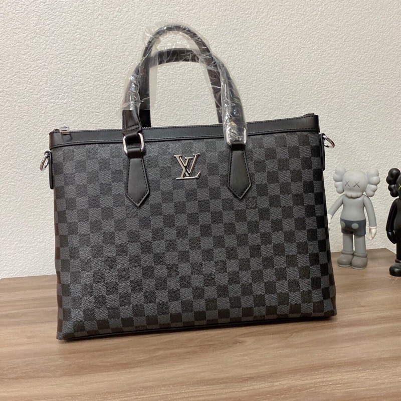 Cặp nam LV Louis*Vuitton* Mesenger cao cấp Au nhập khẩu mới nhất 2021 | BigBuy360 - bigbuy360.vn