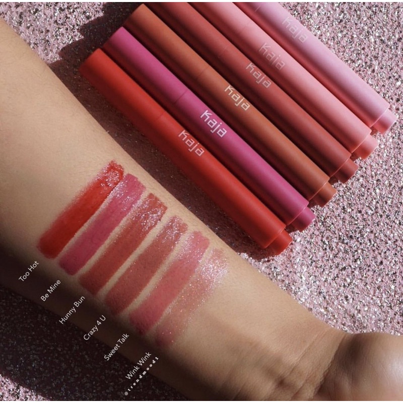 Son bóng dạng thỏi KAJA Heart Melter Moisture Melt Lip Gloss Stick màu 01 Too Hot