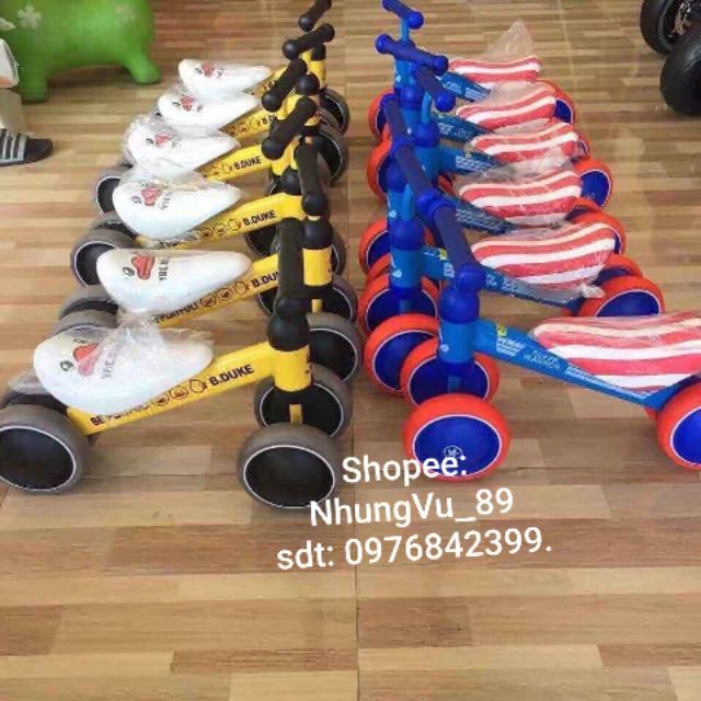 Xe chòi chân 4 bánh tự cân bằng.