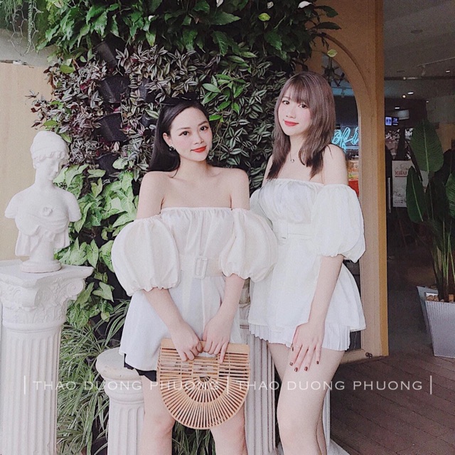 Áo trễ vai lụa kèm đai