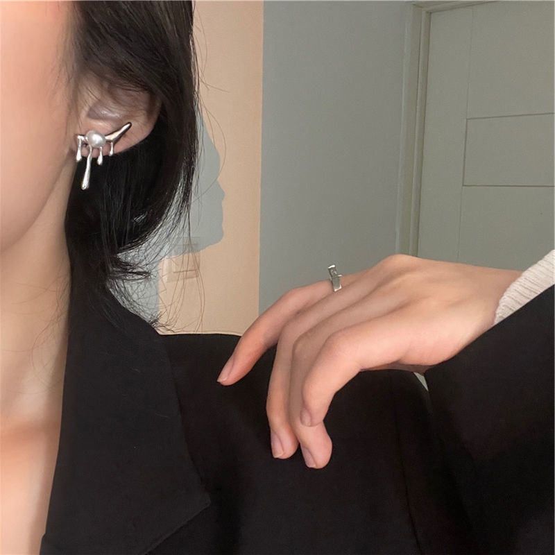 Khuyên tai 19A1221 hình dầu nhỏ giọt bằng kim loại đính hạt ngọc trai đơn giản phong cách hip hop