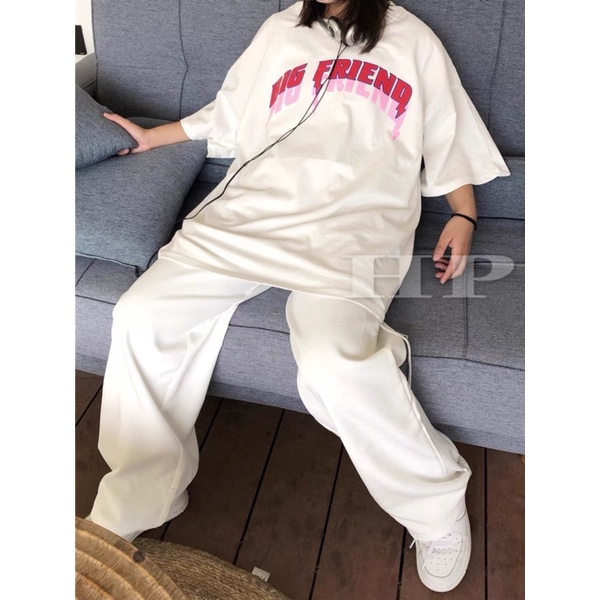 Áo phông UNISEX chữ đỏ BIG TH6