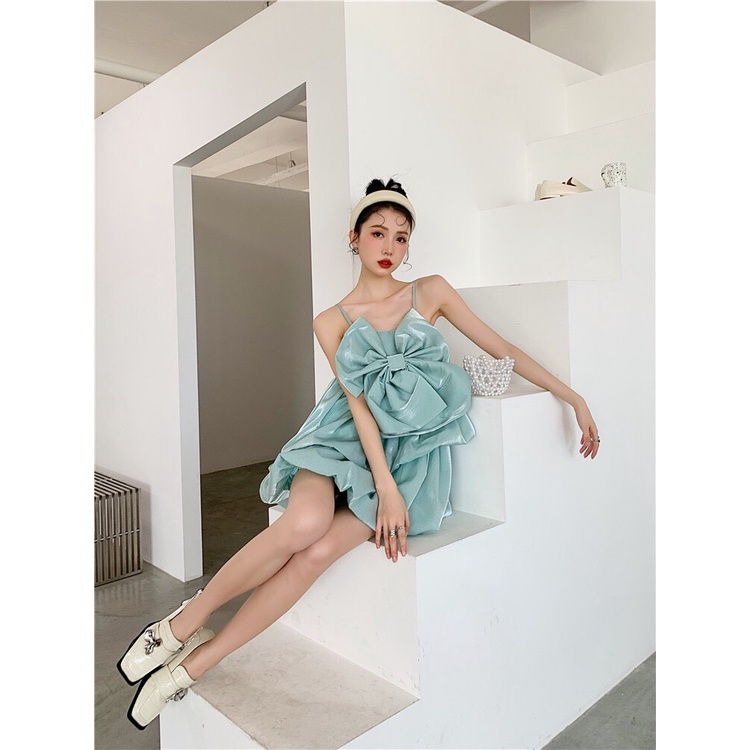 Váy hai dây siêu sang chảnh nhúng bèo phối nơ to tạo điểm nhấn cho váy hàng QUẢNG Châu cao cấp