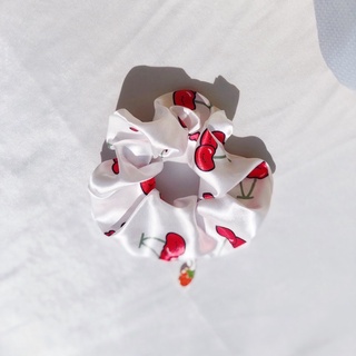 Cột tóc SCRUNCHIES hoạ tiết cherry vải phi bóng