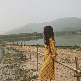 Váy kẻ dài tay