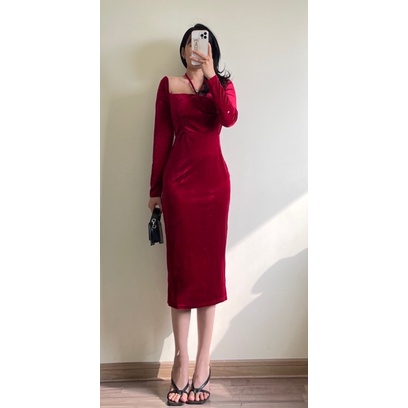 Váy body dài qua gối