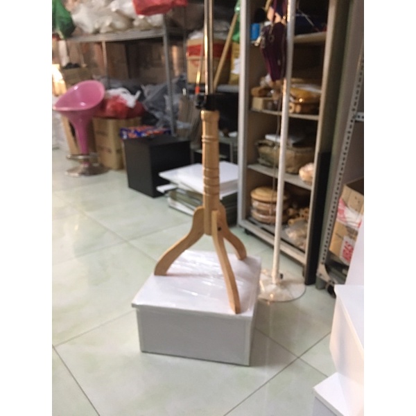 Chân gỗ manocanh (kèm ống inox và pát tăng đưa)