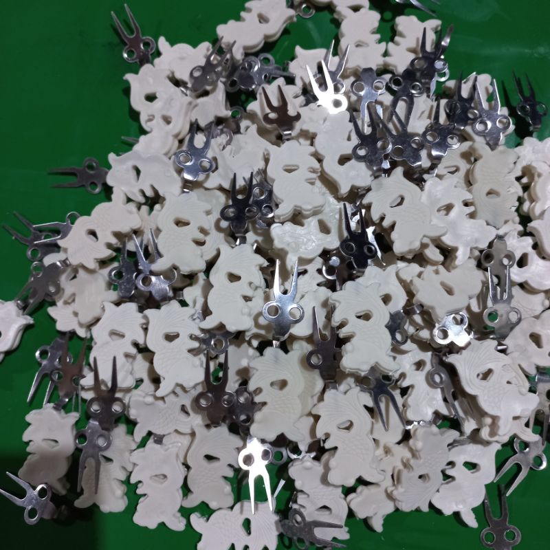 Xiên hoa quả cho chim