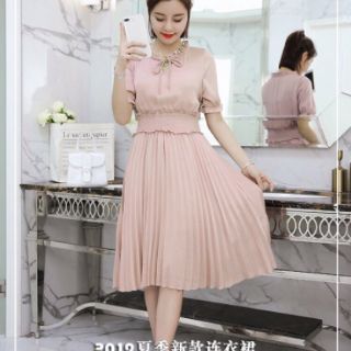 Đầm xếp ly