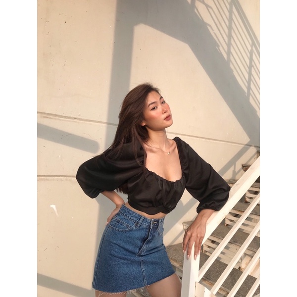 Áo croptop tay phồng nhún ngực REVER CLOTHINGS Molly Top