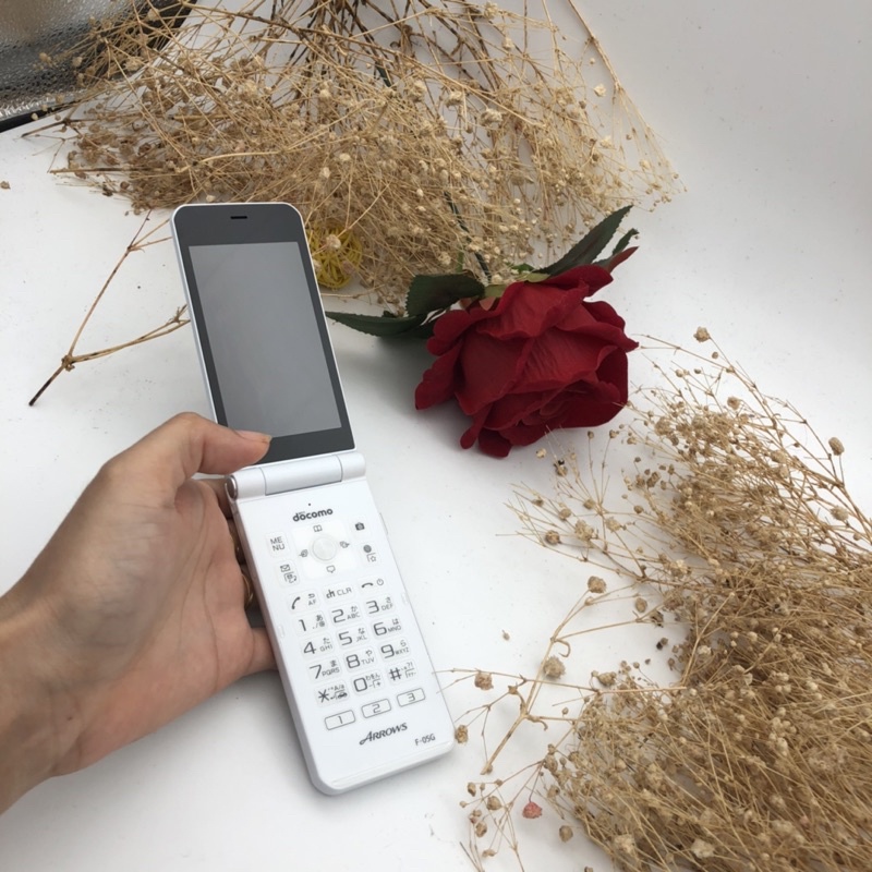 Điện thoại nắp gập siêu bền của nhật Fuijitsu, Docomo new 98%