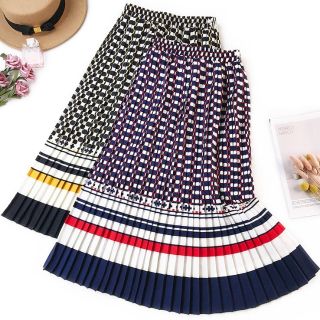 Chân váy xếp ly dáng xòe âu mỹ