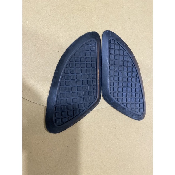 CAO SU ỐP BÌNH XĂNG XE 67 68 CL50