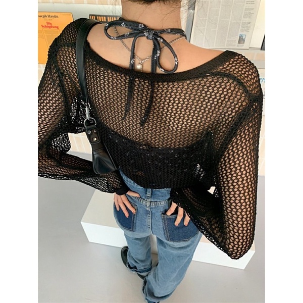 Set áo len mông mỏng mix yếm dây hoa hot hit