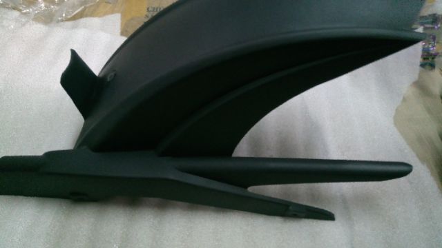 Dè chắn bùn có bọc sên Ex150, không dùng cho xe lên bánh