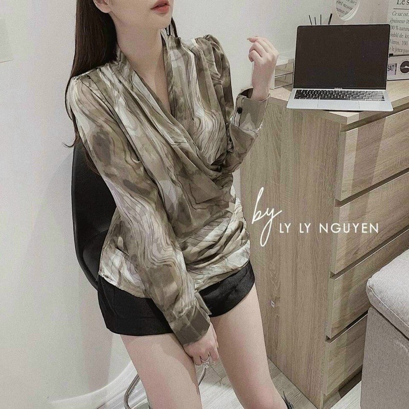 [Mã Freeship 0đ-FASHIONHOT19 giảm 10k đơn 0đ] Áo sơ mi lụa loang cổ đổ | BigBuy360 - bigbuy360.vn