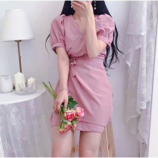 Đầm hồng cổ V đắp tà