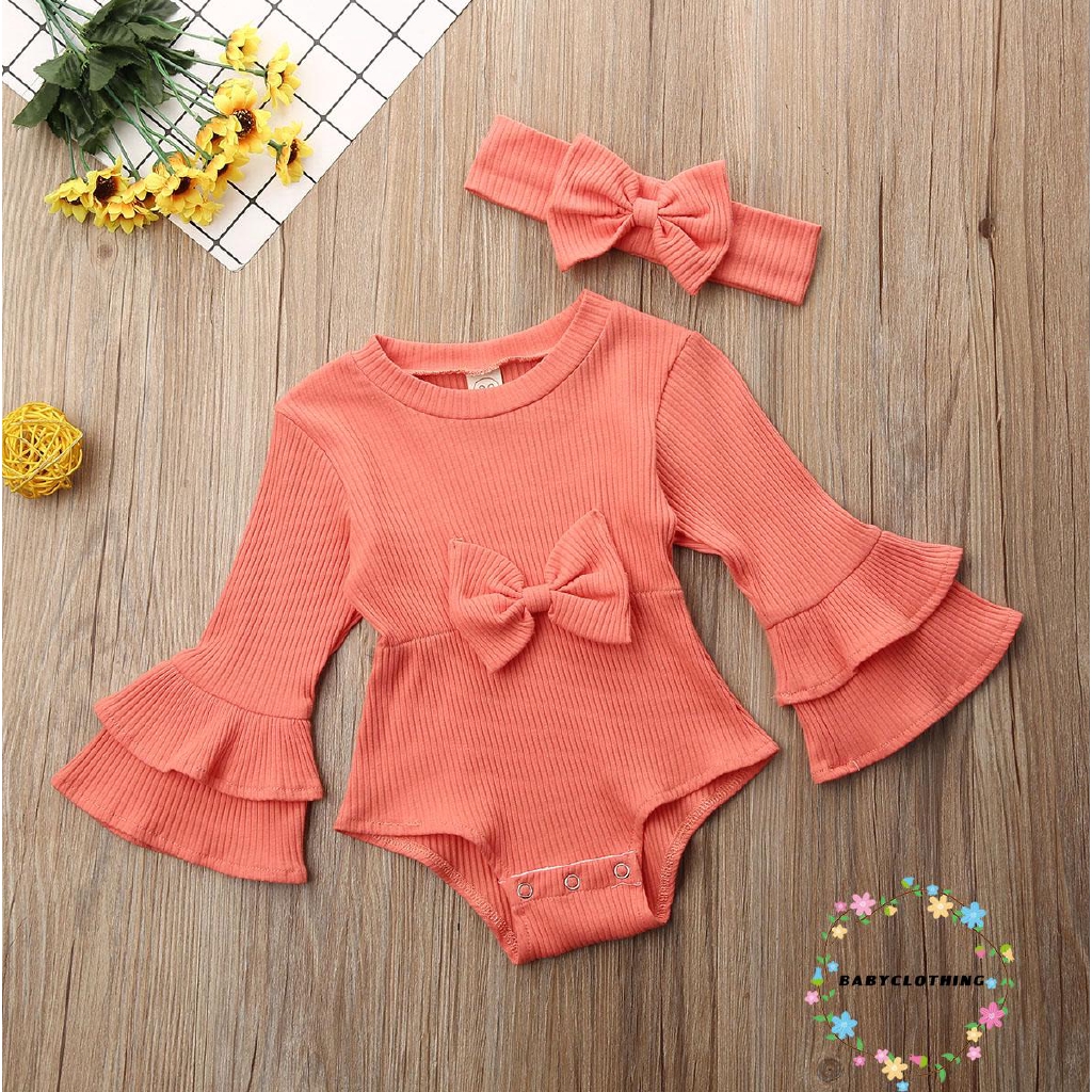 Set 2 món đồ gồm áo liền quần bằng len phối bèo tay ống loe kèm băng đô cho bé