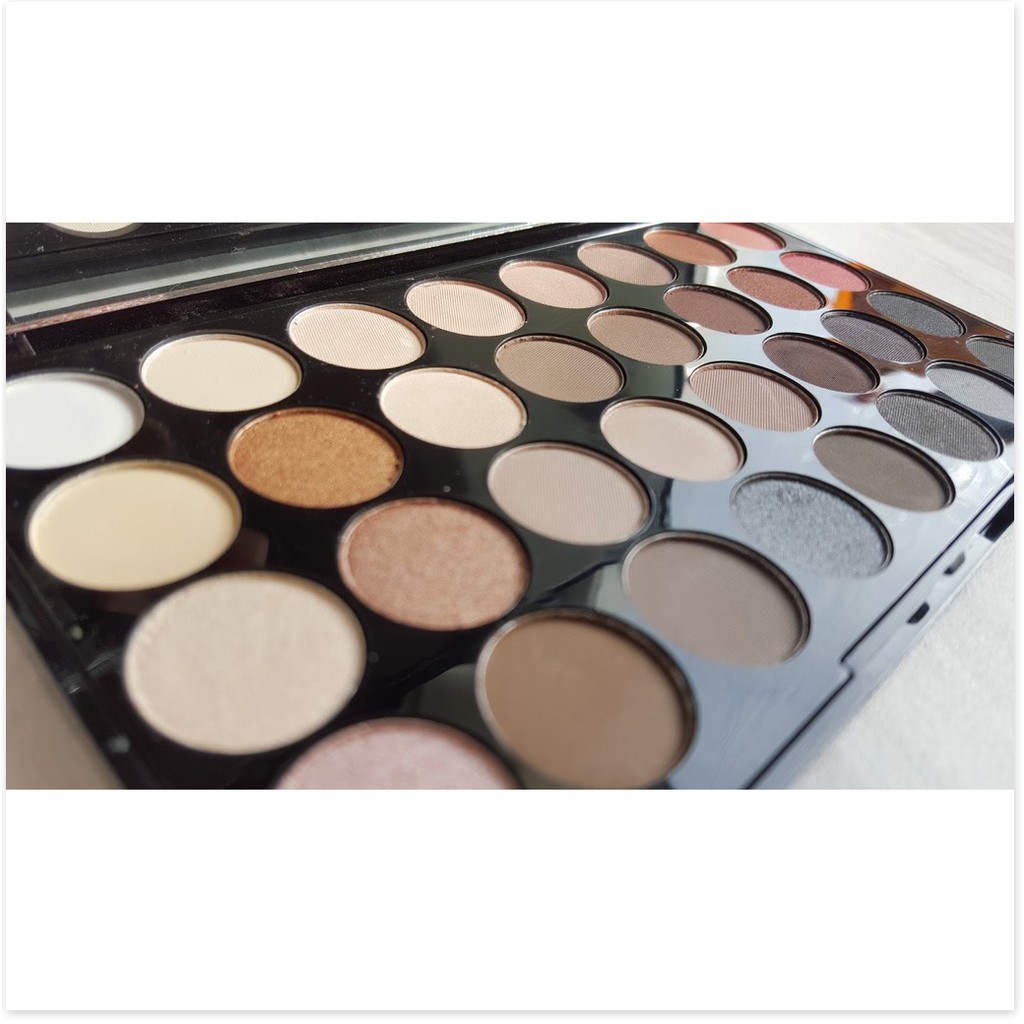 [Mã giảm giá mỹ phẩm UK chính hãng] Bảng phấn mắt Makeup Revolution Flawless 2 Ultra Eyeshadows (Bill Anh)