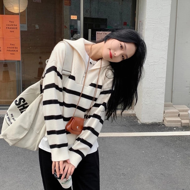Áo Sweater Dệt Kim Cổ Bẻ Phối Khóa Kéo Kẻ Sọc 3 Màu Phong Cách Hàn Quốc Thời Trang Mùa Đông Cho Nữ