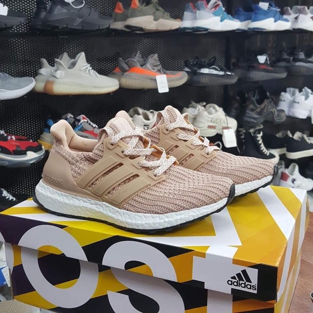 Ultraboost 4.0  🆘️ Full nam nữ (36-43) Bao êm bao chất lượng. Hình thật sp hình sang hàng vậy nên mn yên tâm mua hàng