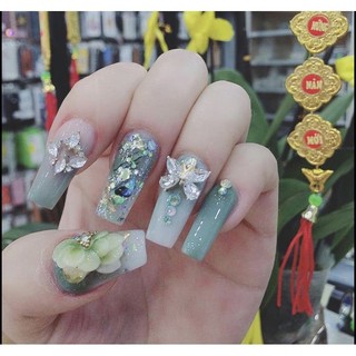 Charm bướm đá khối trang trí móng