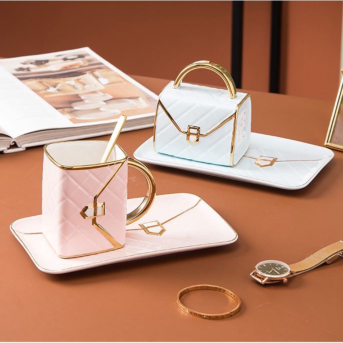 Cốc sứ quà tặng hình túi xách thời trang kèm đĩa và thìa mẫu mới