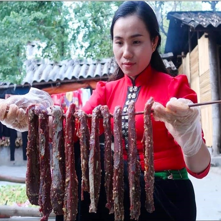 Thịt trâu gác bếp 1kg Sơn La ✅ Kèm 2 gói Chấm ✅Trâu khô thơm lừng hạt dổi mắc khén