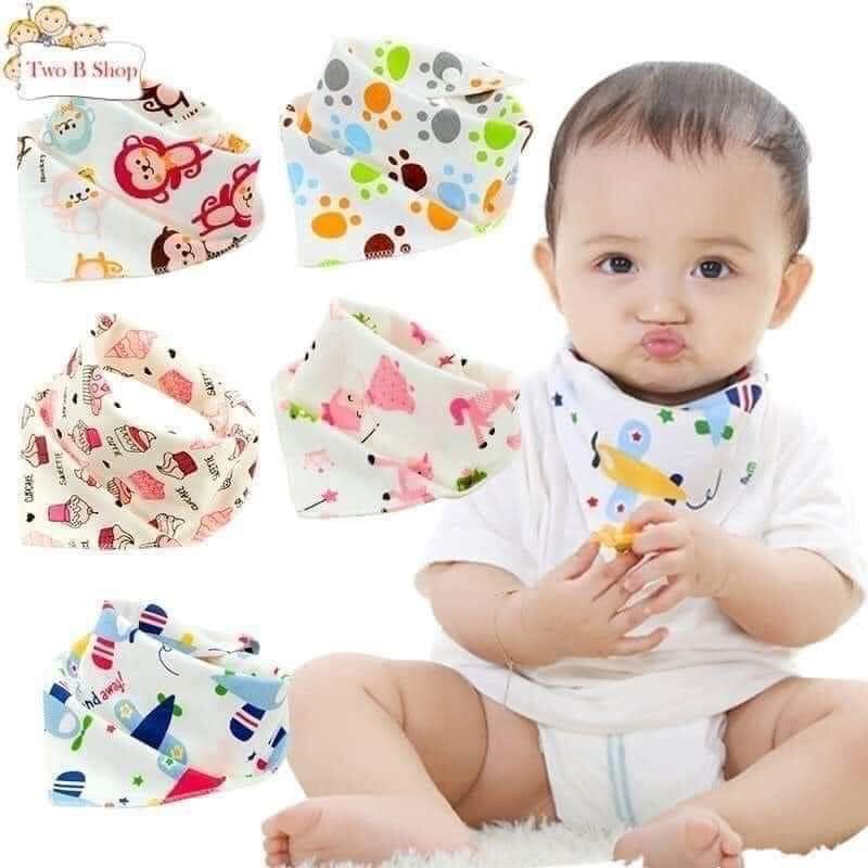 set yếm tam giác
