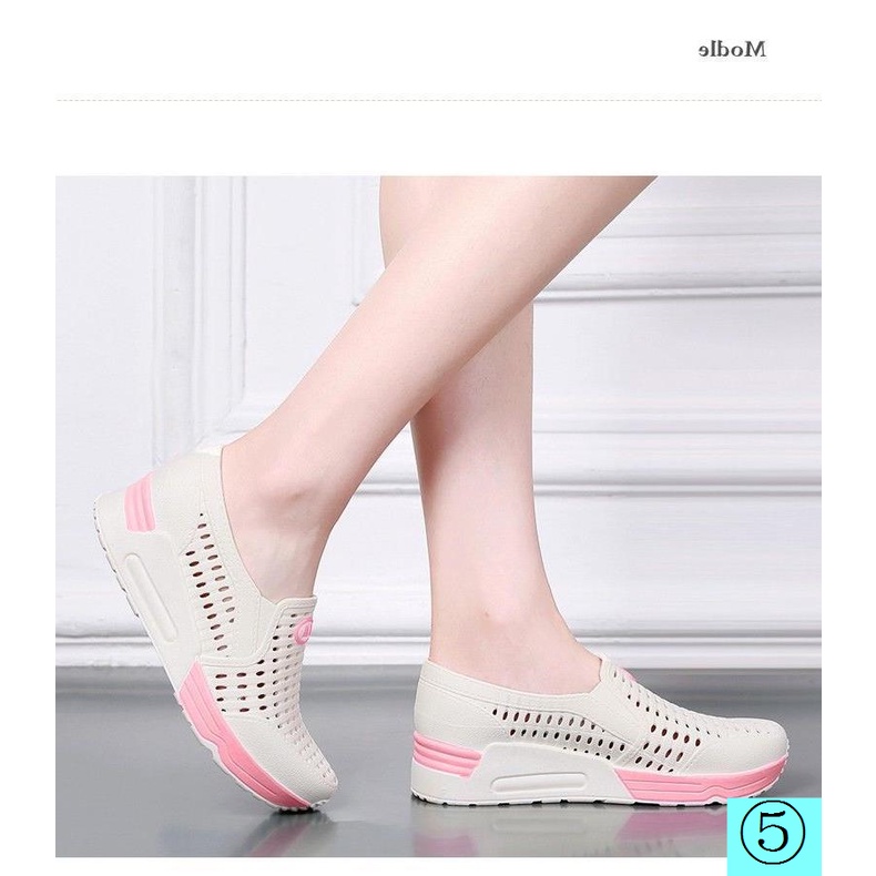 Giày Sandal Nhựa Cao Gót Đế Xuồng Dày Đục Lỗ Màu Trắng Chống Thấm Nước Cho Nữ