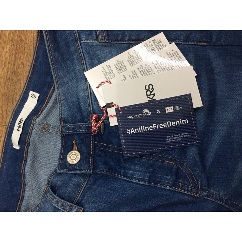 Quần jeans ống loe đứng cạp siêu cao xuất xịn