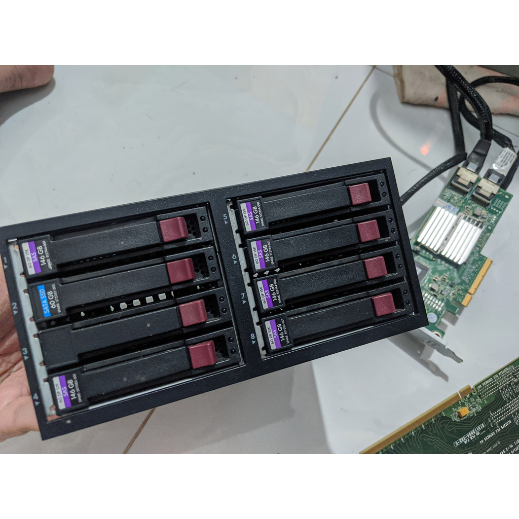 Khay gắn 8 ổ cứng SSD hoặc HDD SERVER